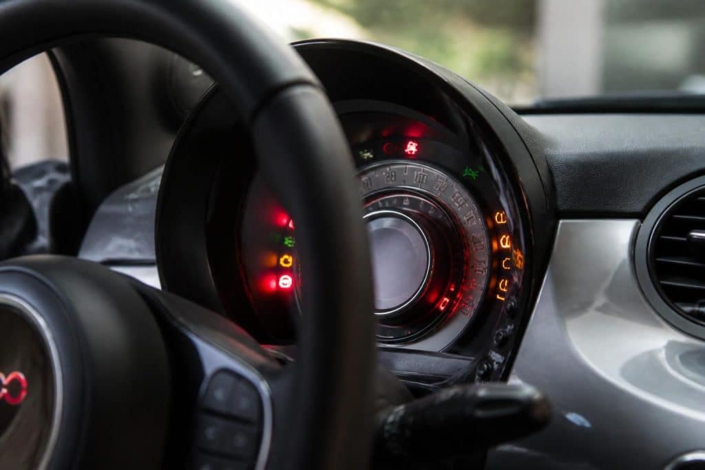 découvrez la signification des voyants de votre fiat 500 et les solutions rapides pour intervenir efficacement et assurer votre sécurité au volant.