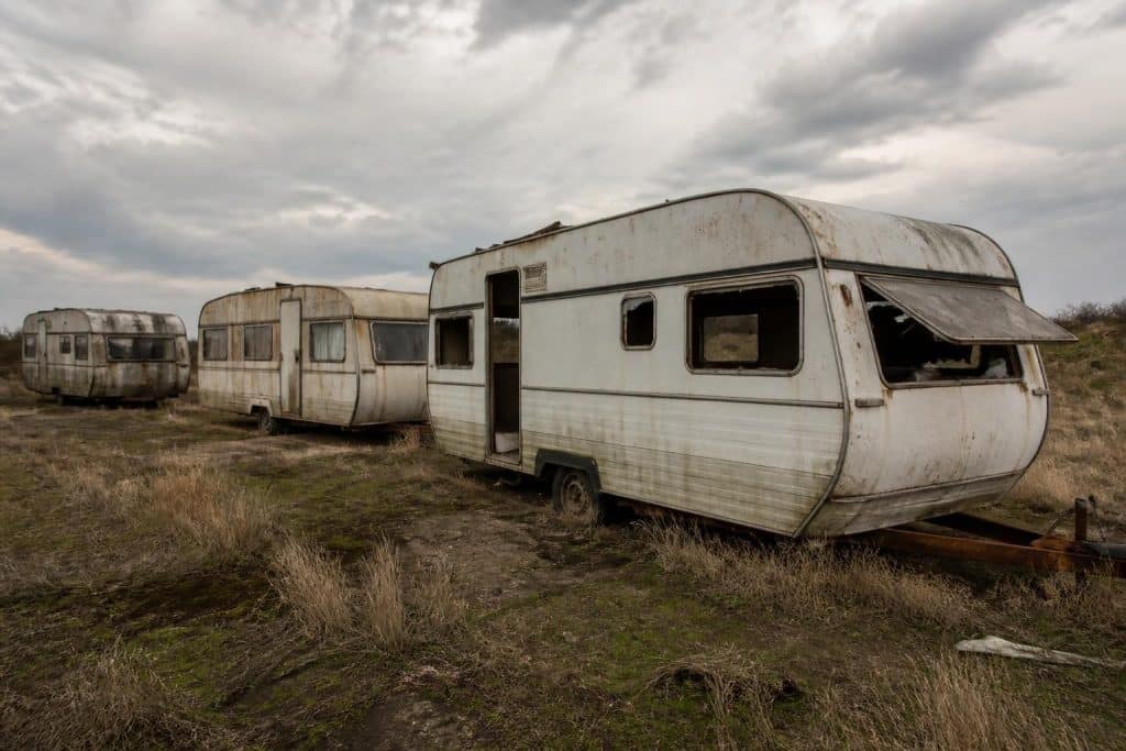 découvrez les marques de caravanes à éviter en 2026 et les modèles à fuir absolument pour garantir votre sécurité et confort lors de vos voyages.